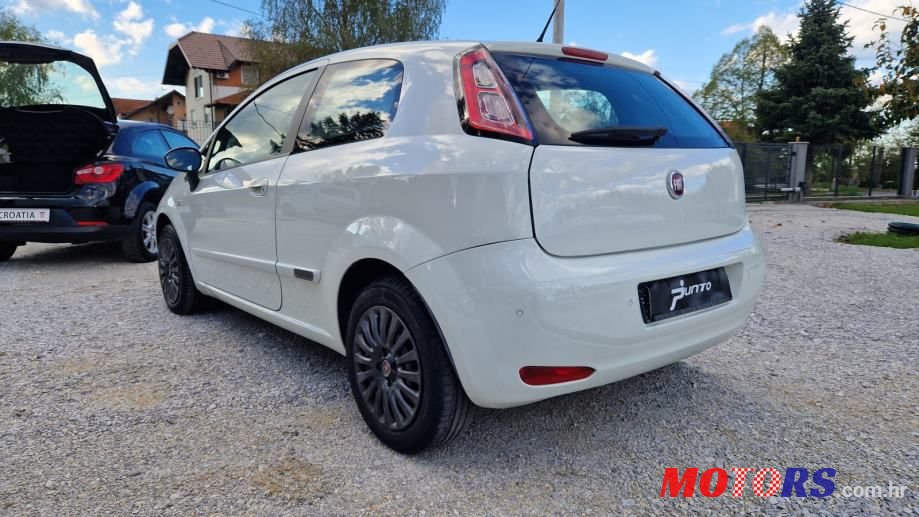 2013' Fiat Grande Punto 1.3 Mjtd photo #6