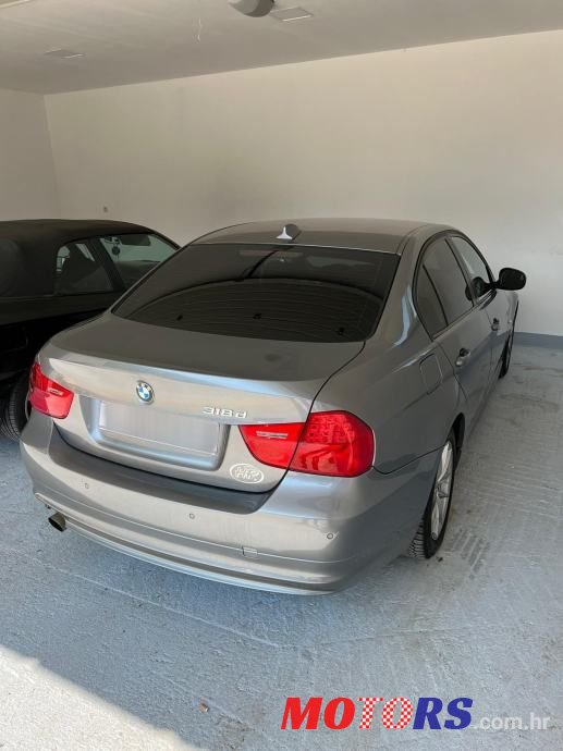 2010' BMW Serija 3 318D photo #2