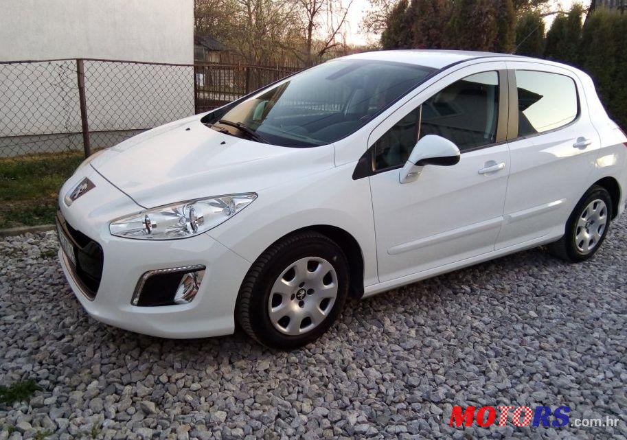 2014' Peugeot 308 1,6 E-Hdi photo #1