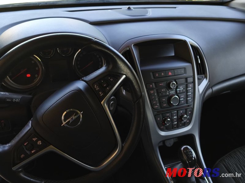 2015' Opel Astra Karavan photo #3