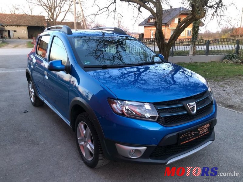 2014' Dacia Sandero Prestige photo #2
