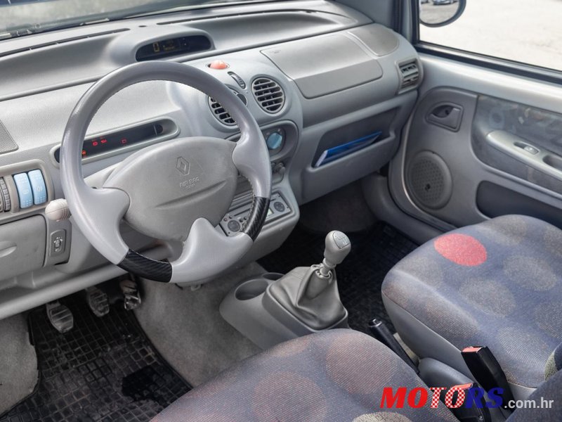 2005' Renault Twingo 1,2 photo #6
