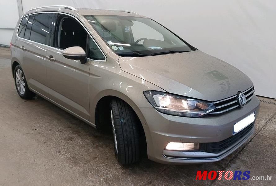 2016' Volkswagen Touran 2,0 Tdi Bmt photo #2