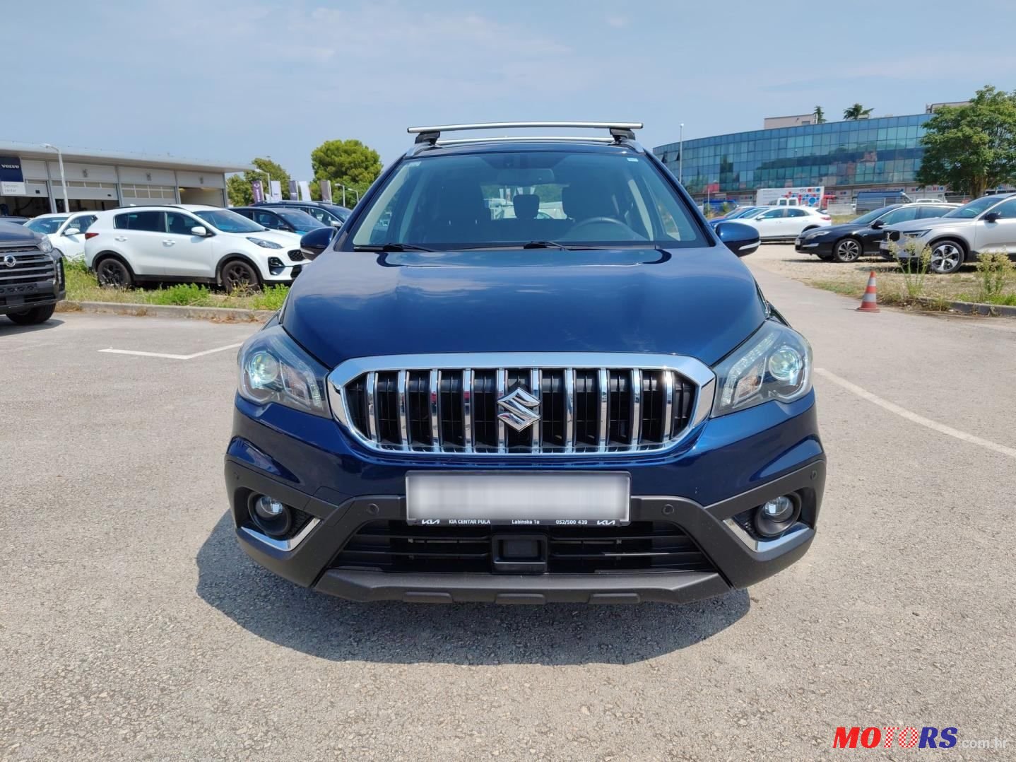 2019' Suzuki SX4 photo #2