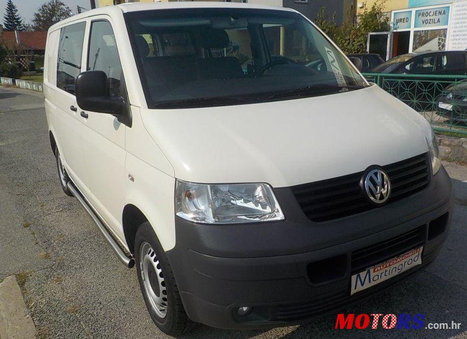 2008' Volkswagen Transporter photo #2