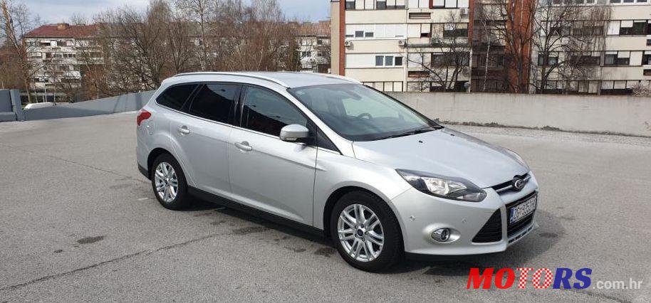 2013' Ford Focus Karavan photo #2