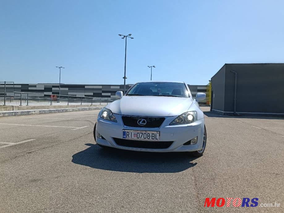 2008' Lexus IS 220D photo #2