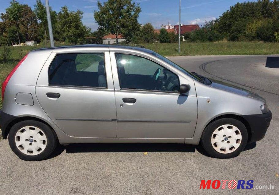 2002' Fiat Punto 1,9 D photo #2