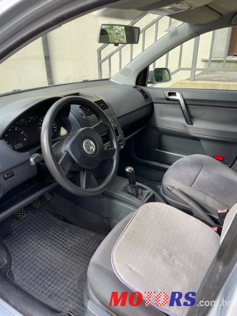 2005' Volkswagen Polo photo #3