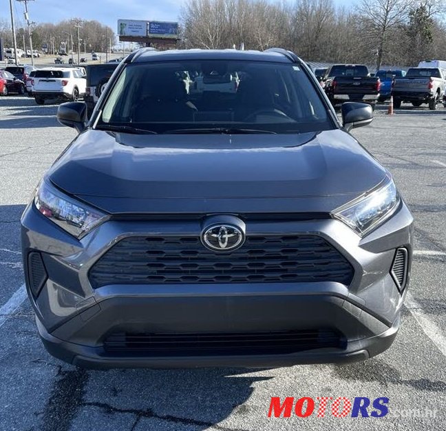 2019' Toyota RAV4 LE FWD photo #1
