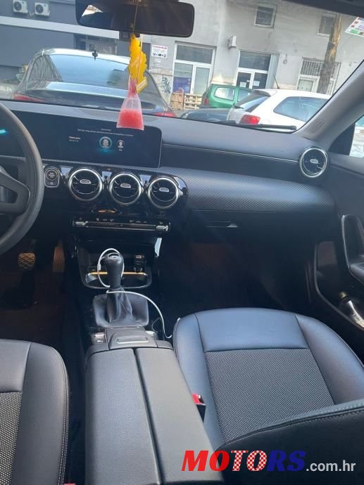 2020' Mercedes-Benz Cla Klasa 180 D photo #1