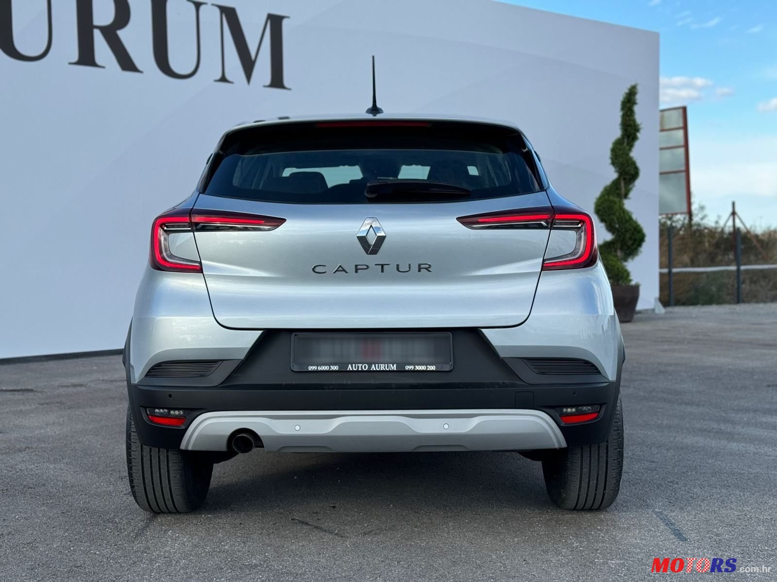 2021' Renault Captur Tce photo #4
