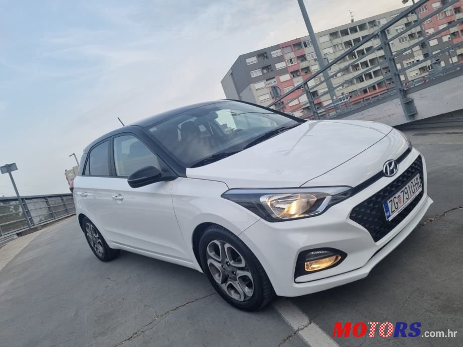 2020' Hyundai i20 1,0 T-Gdi photo #1