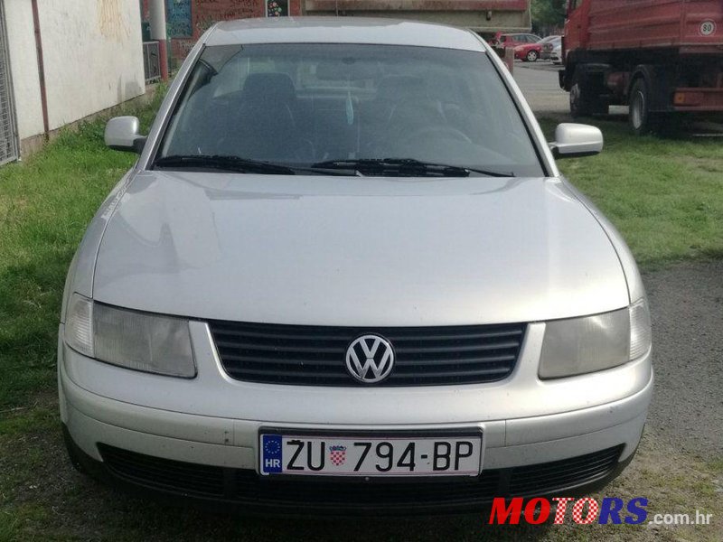 2000' Volkswagen Passat 2,5 V6 Tdi photo #2