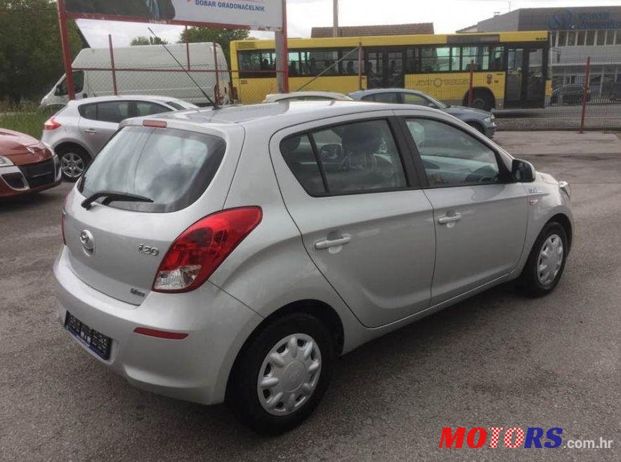 2014' Hyundai i20 1,1 Crdi photo #1