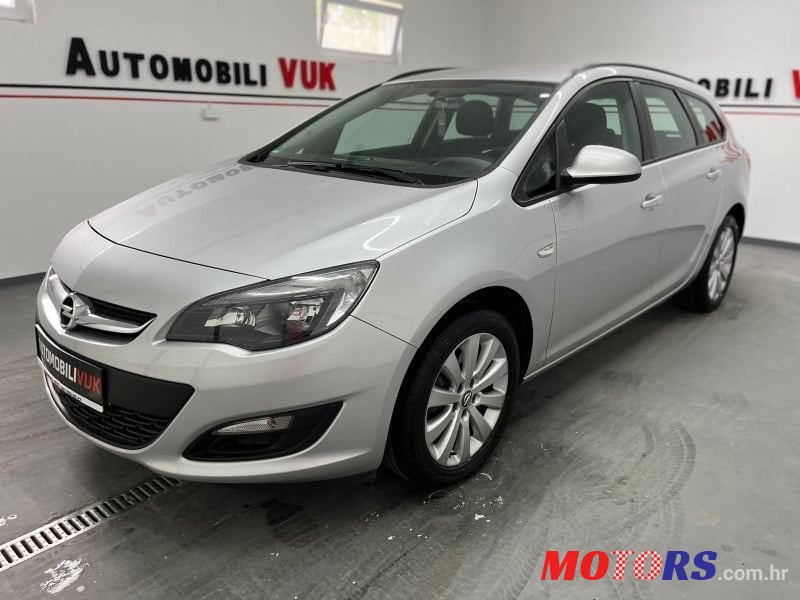 2015' Opel Astra Karavan photo #2