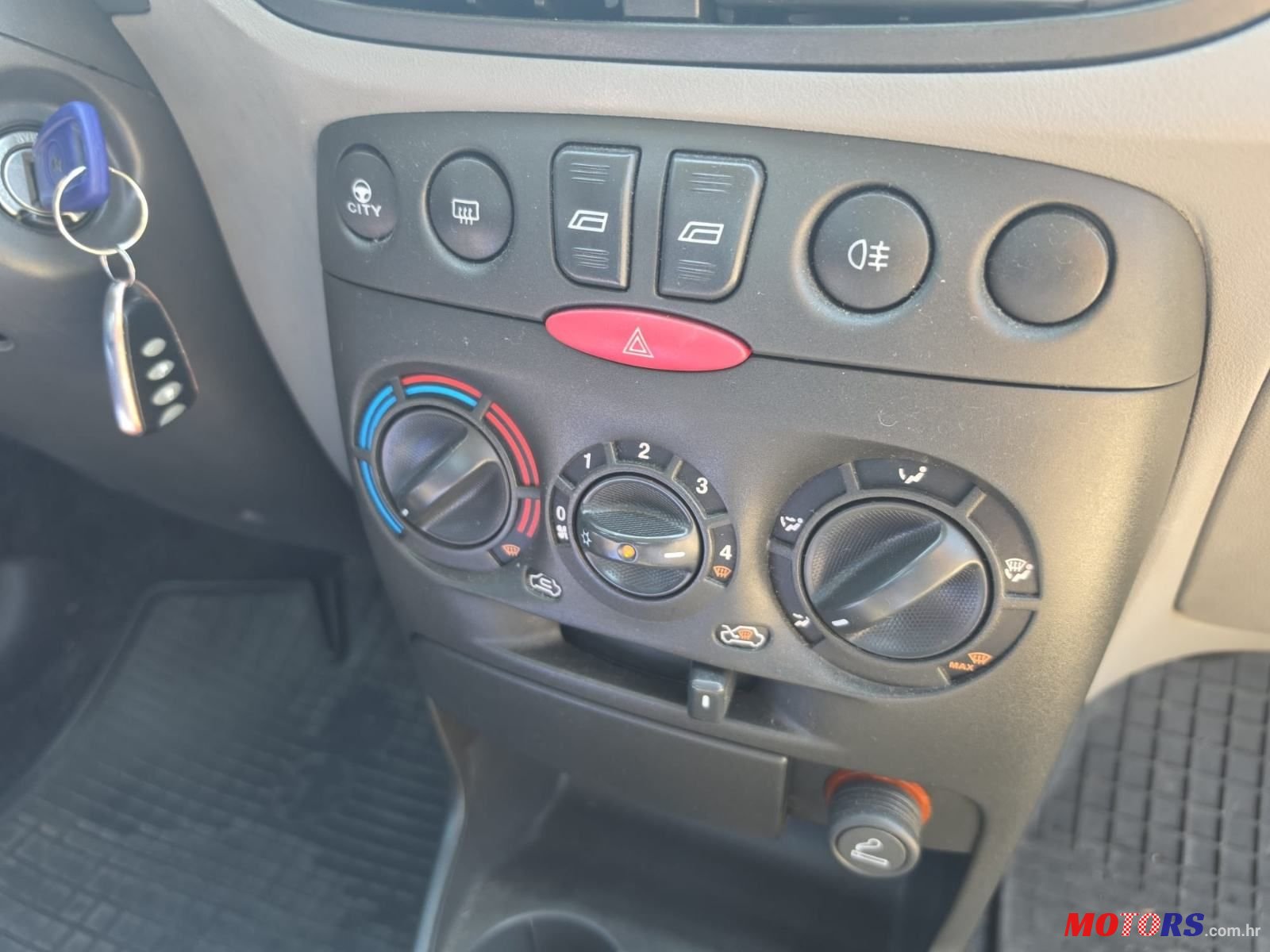 2002' Fiat Punto 1,2 photo #4