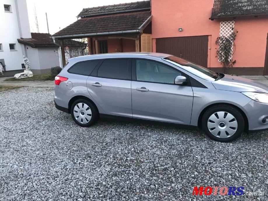 2012' Ford Focus Karavan photo #3