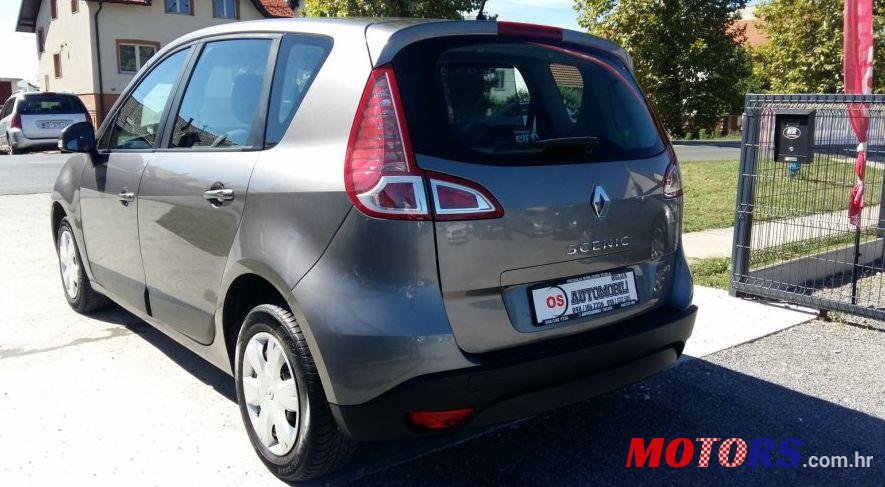 2009' Renault Scenic 1,5 Dci photo #1