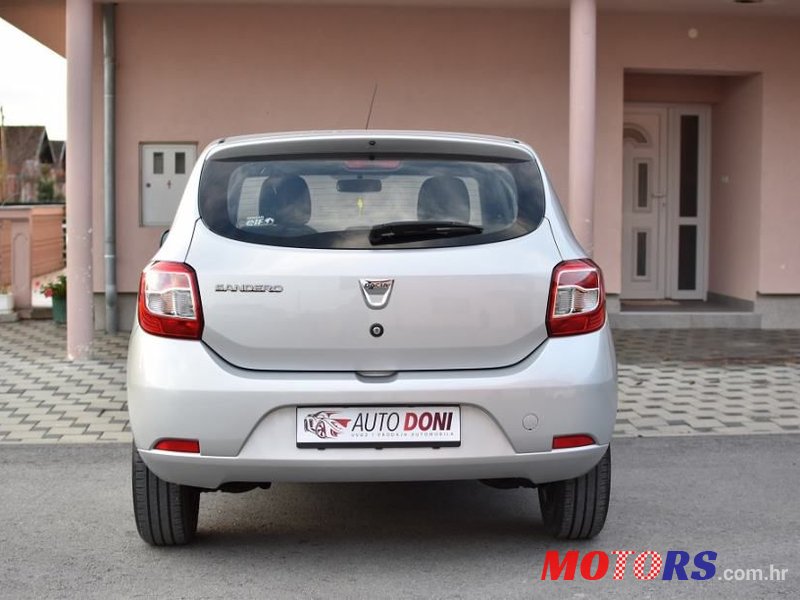 2014' Dacia Sandero photo #6