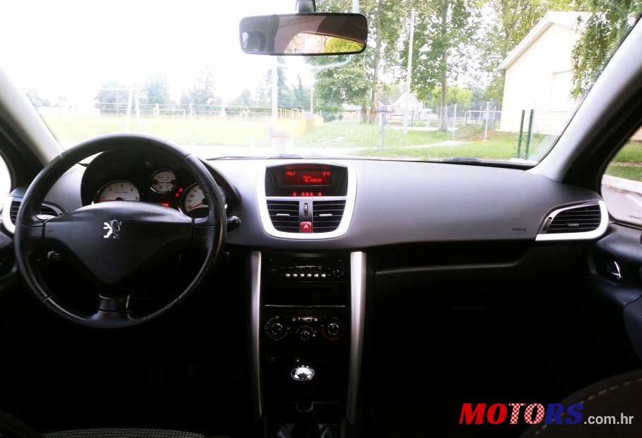 2011' Peugeot 207 1,6 Hdi photo #4