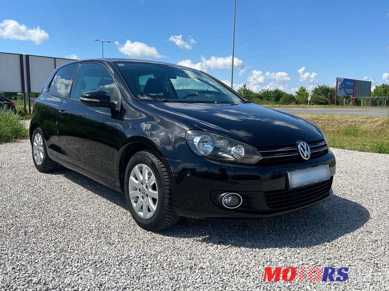 2010' Volkswagen Golf VI 1,6 Tdi photo #3