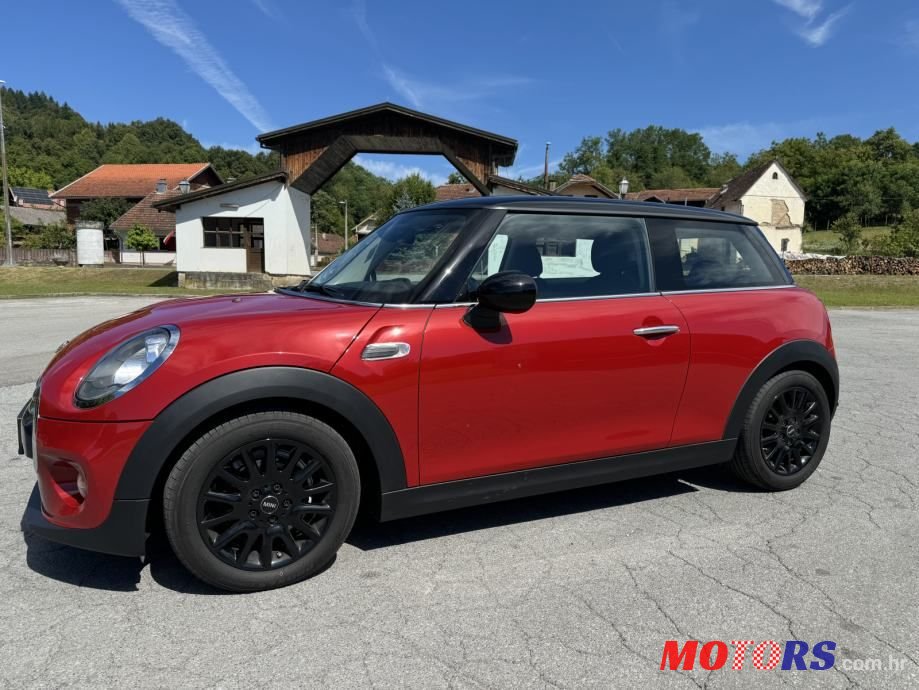 2016' MINI Cooper D photo #1