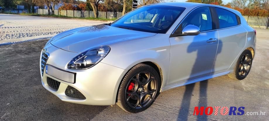 2012' Alfa Romeo Giulietta 2,0 D. N. A photo #2