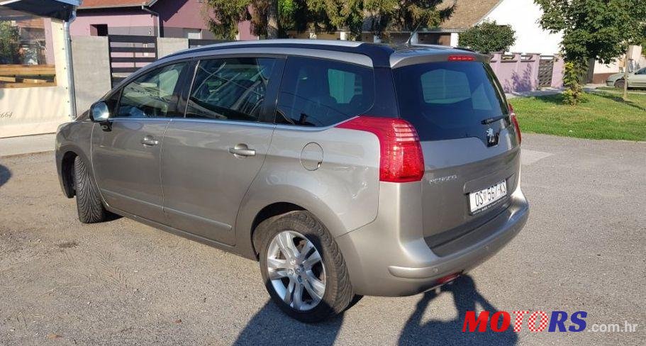 2012' Peugeot 5008 1,6 Hdi photo #2