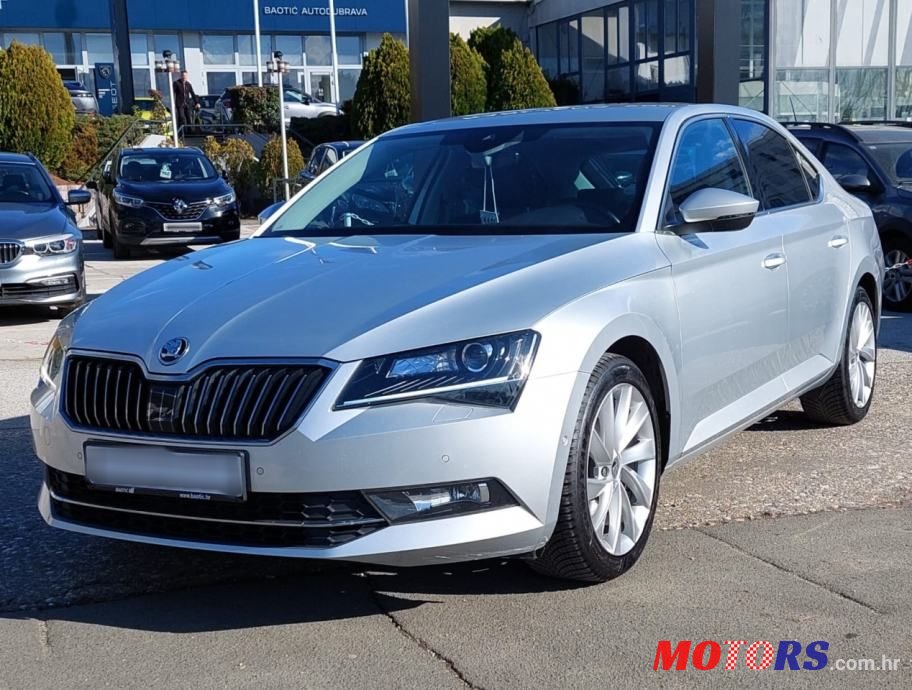 2019' Skoda Superb 2,0 Tdi Style photo #2