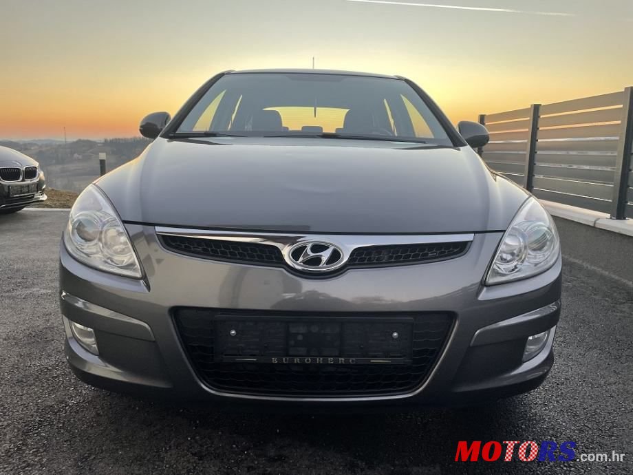 2010' Hyundai i30 1,6 Crdi photo #5