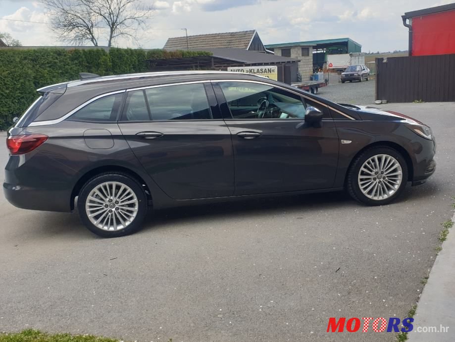 2016' Opel Astra Karavan photo #4