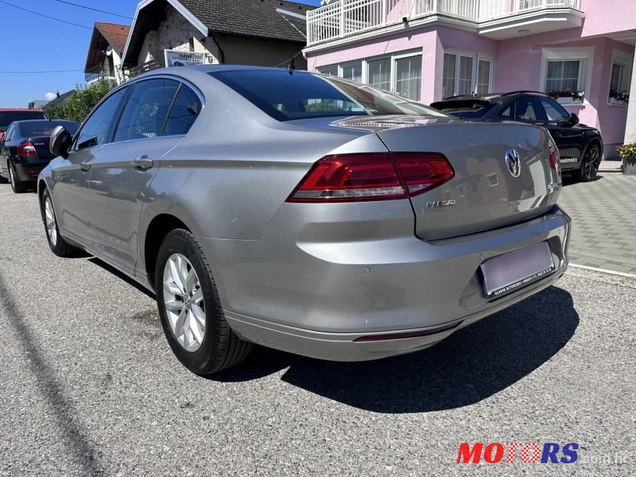 2015' Volkswagen Passat photo #5