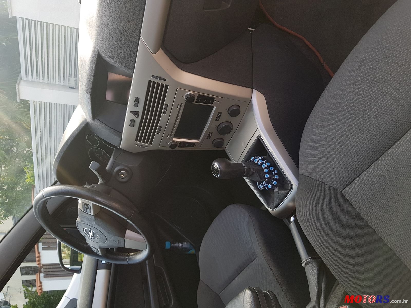 2008' Opel Astra photo #1