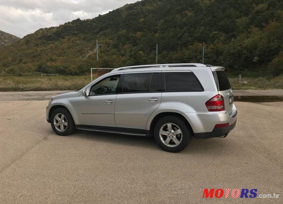 2009' Mercedes-Benz Gl Gl 320 Cdi 4Matic photo #1