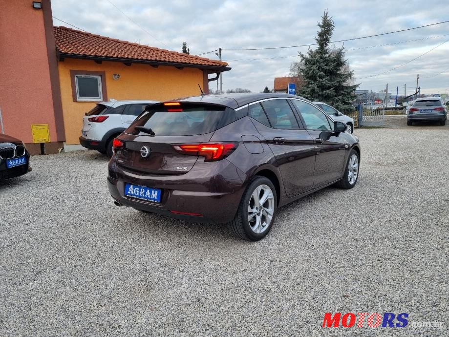 2017' Opel Astra photo #4