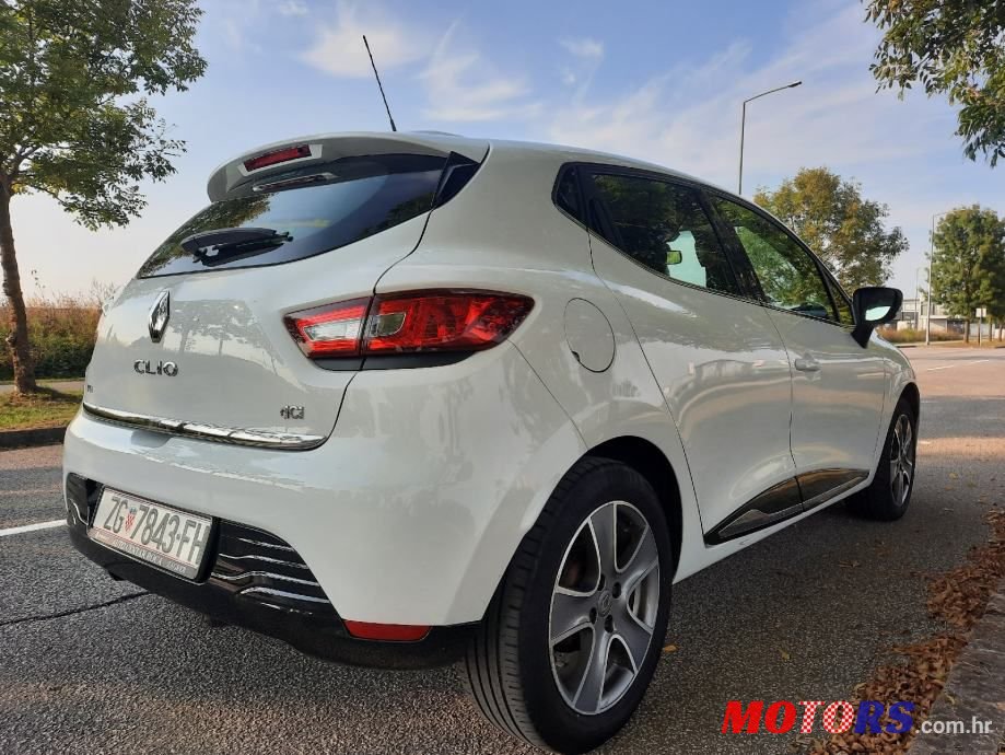 2014' Renault Clio photo #2