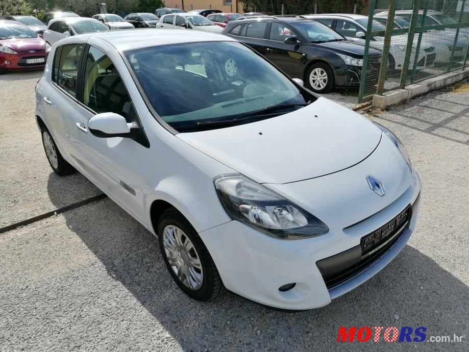 2009' Renault Clio 1,2 16V photo #1