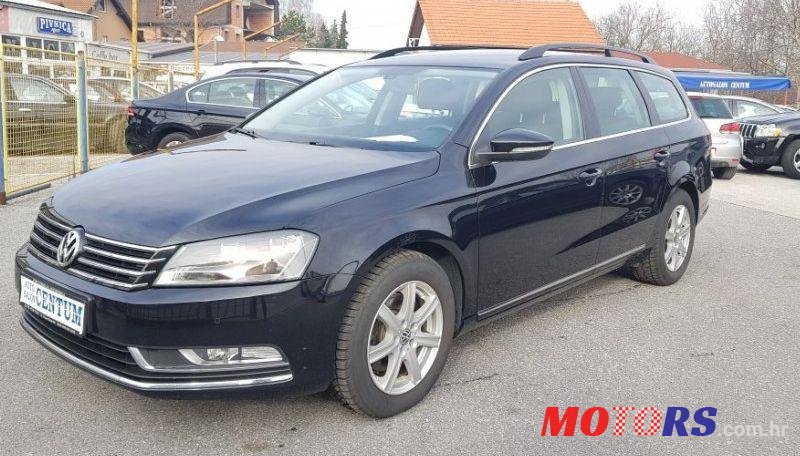 2012' Volkswagen Passat Variant photo #1