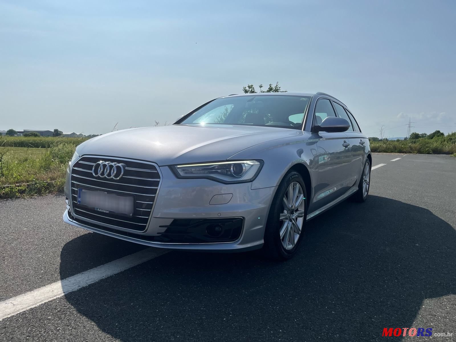 2015' Audi A6 Avant photo #2