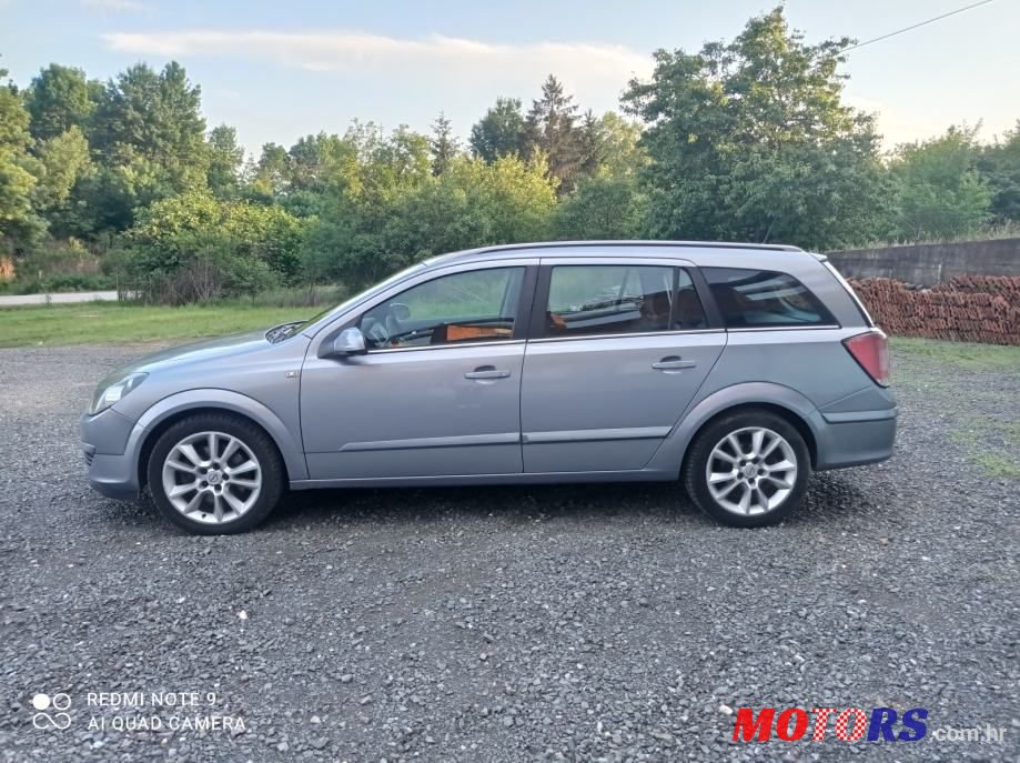 2005' Opel Astra Karavan photo #6