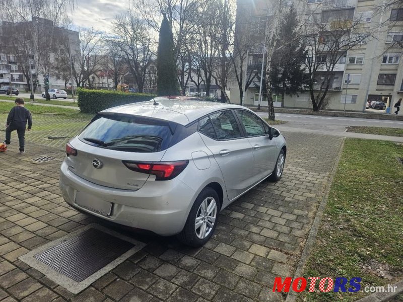 2017' Opel Astra 1,0 Turbo photo #4