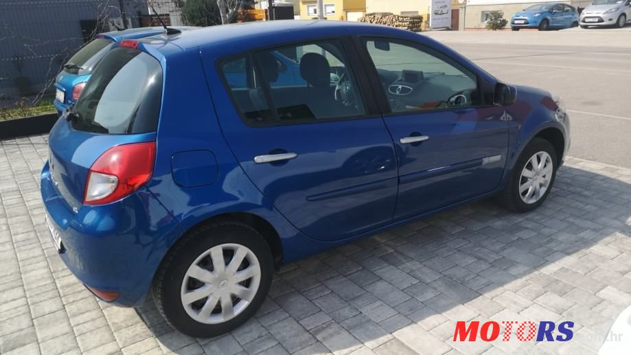 2011' Renault Clio 1,5 Dci photo #2