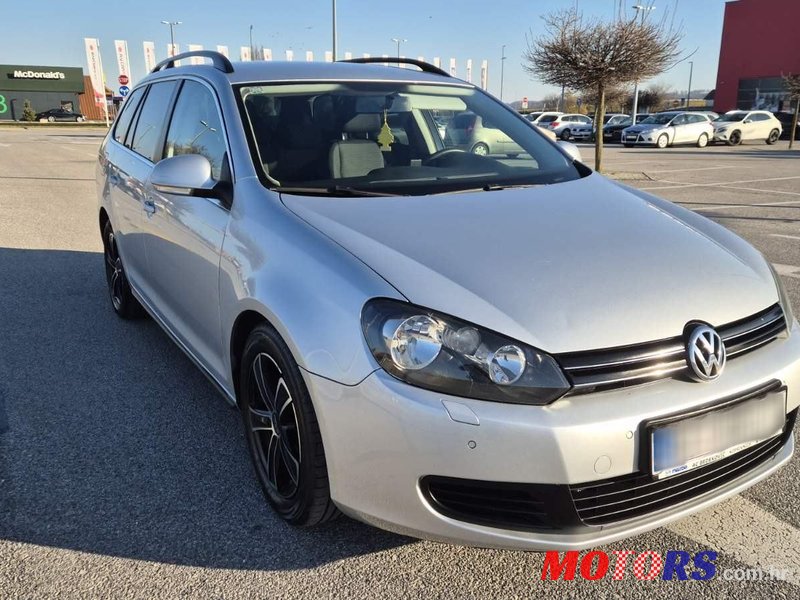2011' Volkswagen Golf VI Variant photo #2