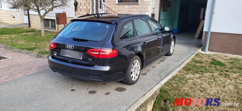 2013' Audi A4 Avant photo #2