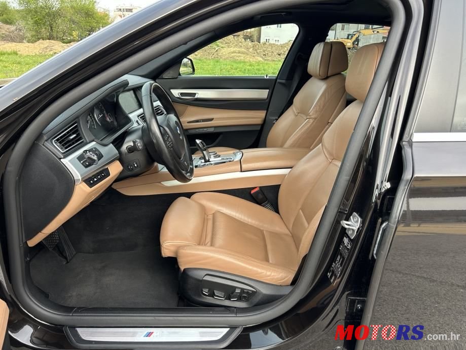 2014' BMW Serija 7 730D photo #6