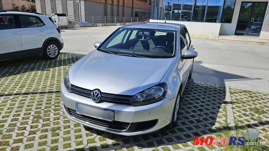 2010' Volkswagen Golf VI 1,6 Tdi photo #1