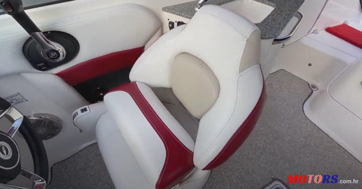 2016' Chaparral 225 SSi photo #3
