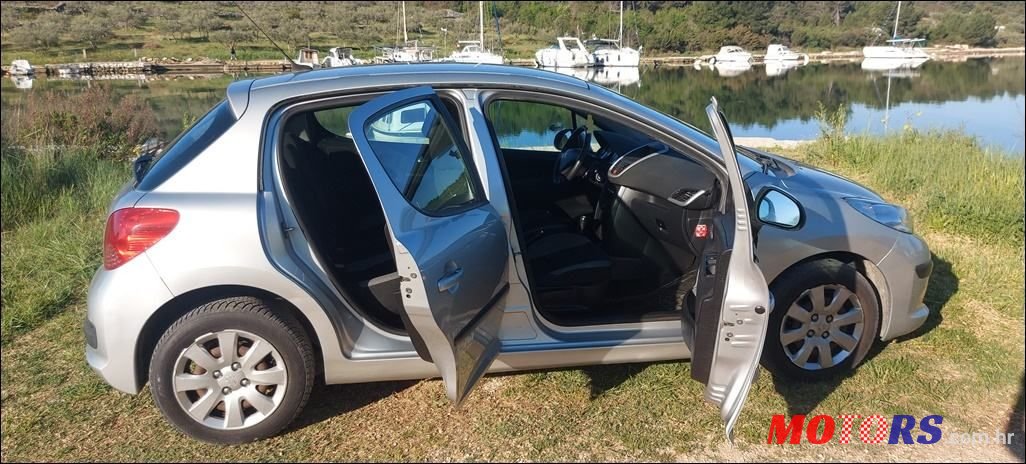 2007' Peugeot 207 1,4 16V photo #1