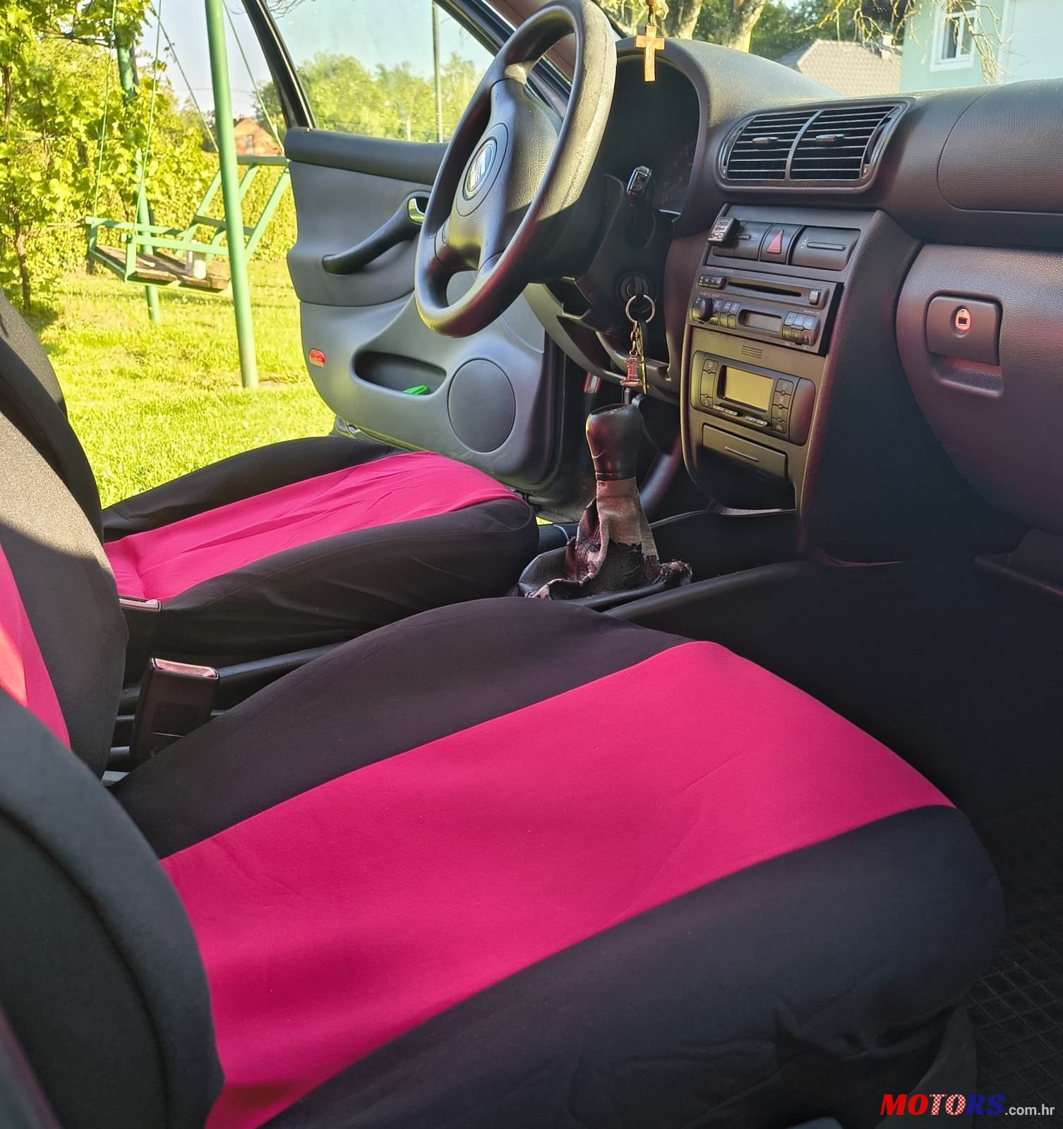 2002' SEAT Leon 1,6 16V photo #2